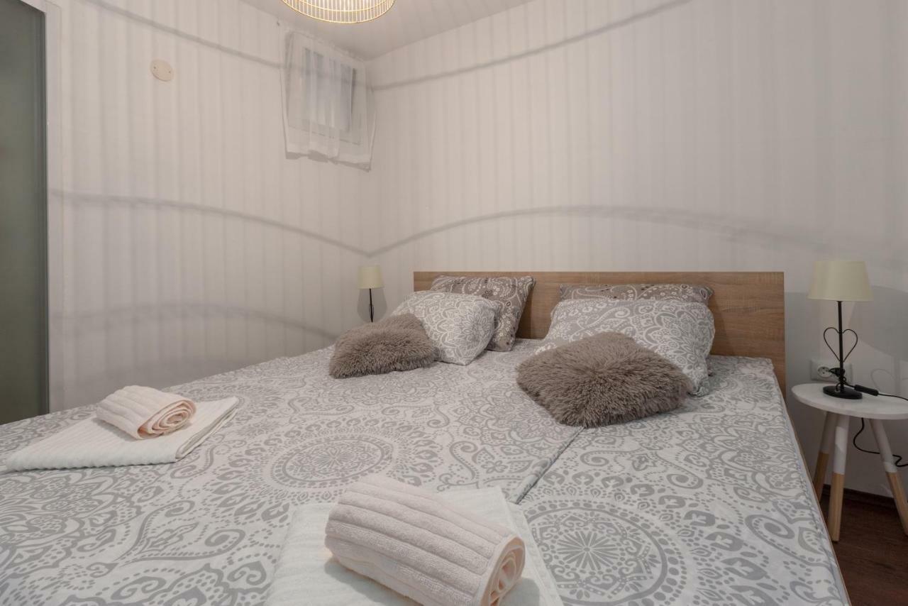 Apartment Henna Пула Екстериор снимка